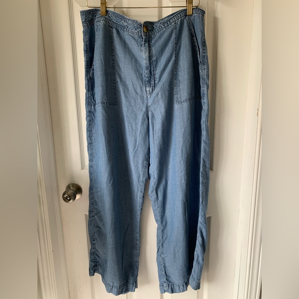 American Eagle Lightweight pants 12